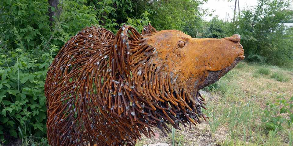 Скульптура из металла «Медведь»